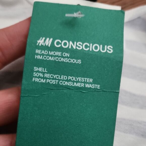 H&M DIVIDED Striped Skater Dress Women’s Size 4 Silhouette Fairy Flattering NEW - Picture 6 of 6